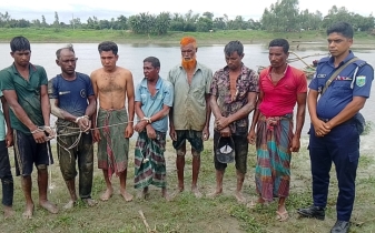 সোনাতলায় অবৈধ বালু মহলে অভিযানে গ্রেপ্তার ৭